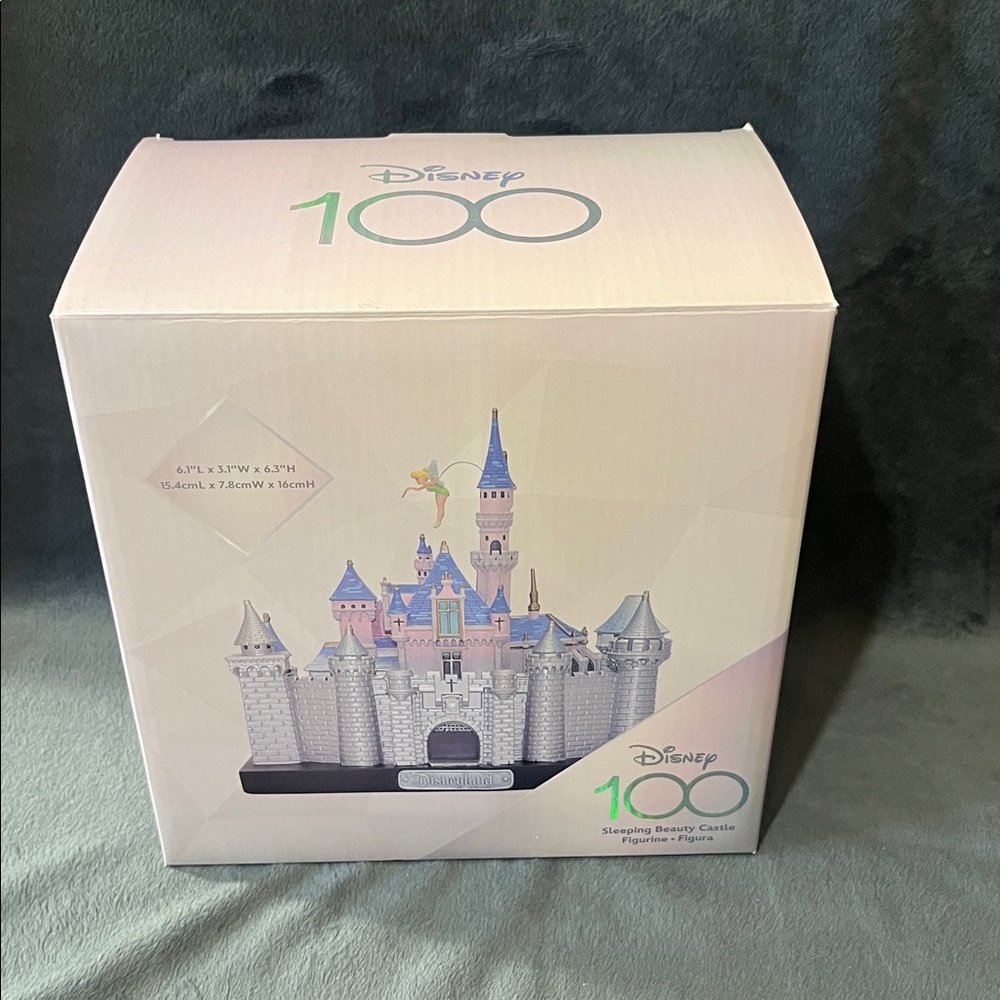 Disney Sleeping Beauty  Castle 100 years new w box DISNEYLAND - Picture 7 of 10